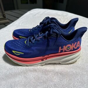 HOKA Women’s Clifton 9 Running Shoes Evening Sky / Coral